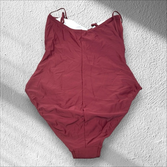 Venus Size 10 Merlot NWOT One Piece  Swimsuit Removable Straps Sexy Beach Cruise - Picture 2 of 10